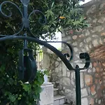 וילה 1841 Petrino *